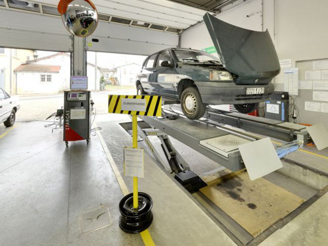 Technicien, technicienne en diagnostic automobile