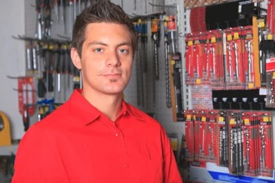 Brico Dépôt recrute et forme en apprentissage avec l'Afpa des Vendeurs Conseils en Magasins